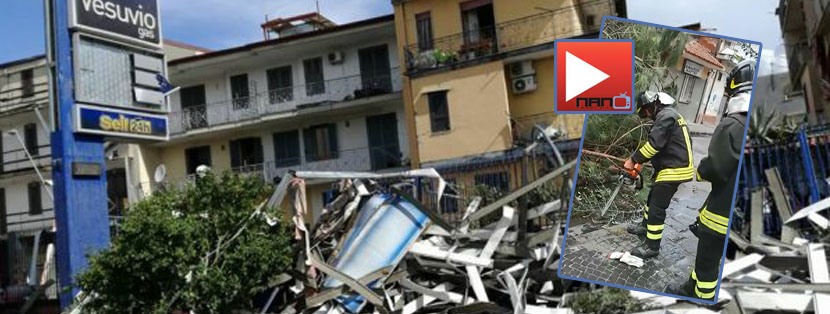 VIDEO – Frattaminore. Forte tromba d’aria si abbatte sul paese. Ingenti danni, creata una centrale operativa