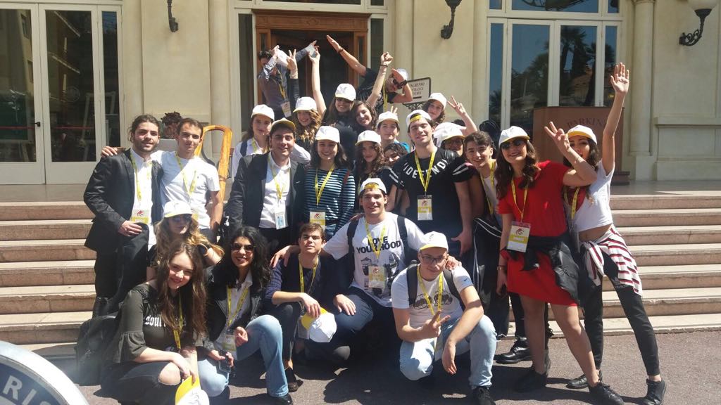 Frattamaggiore, il Liceo Durante conquista l’Ariston di Sanremo con “Le Antigoni”