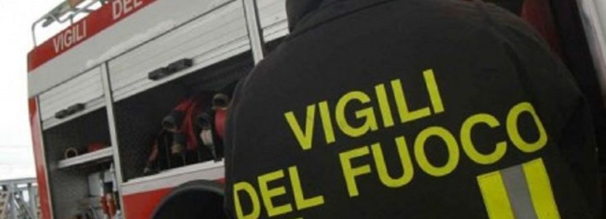 Paura a Giugliano, divampa un incendio e coinvolge un’abitazione