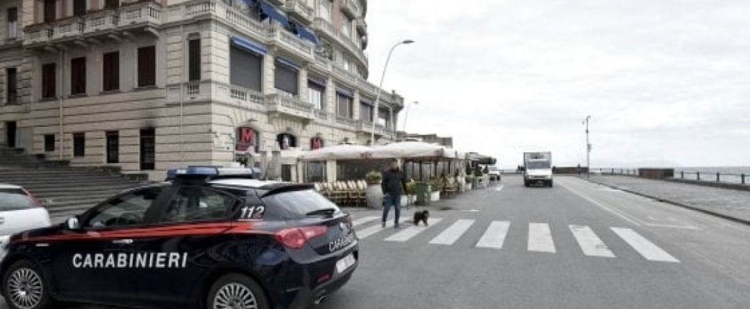 Giovane di 19 anni accoltellata, è grave