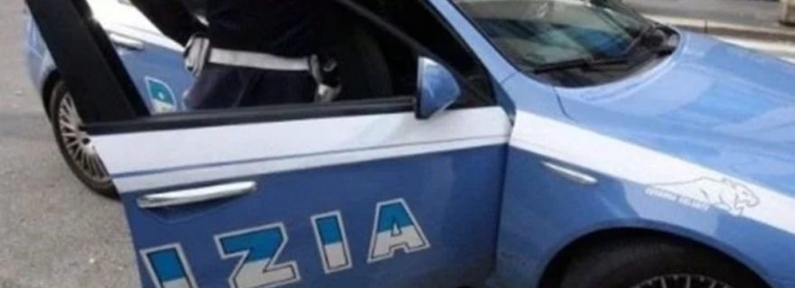 Afragola. Venditore ambulante abusivo minaccia e deruba cliente: fermato dalla Polizia