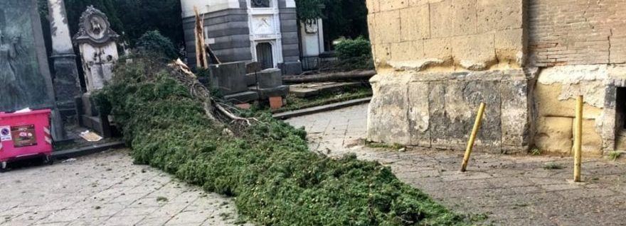Maltempo: Chiuso il cimitero di Poggioreale per danni