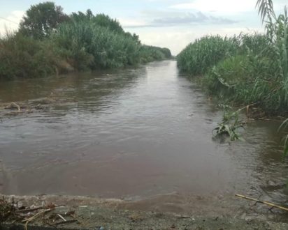 Maltempo – L’alveo dei Camaldoli rompe gli argini tra Licola e Varcaturo