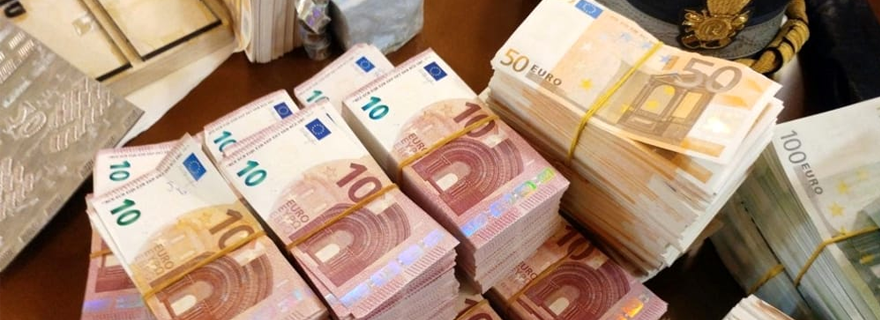 Euro falsi, indagini Italia – Francia: 22 arresti e sequestri in stamperie clandestine del napoletano