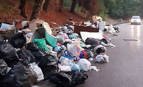 Dall’hinterland a Napoli per gettare rifiuti, pronte multe da 500€