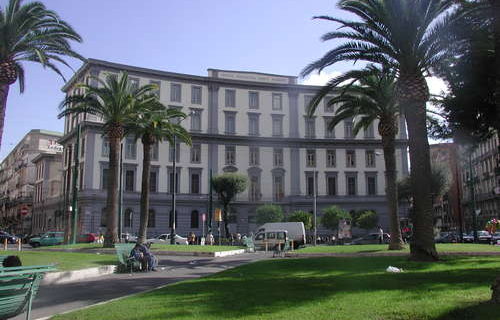 Due settimane senza scuola, l’incredibile caso degli alunni della Dante Alighieri