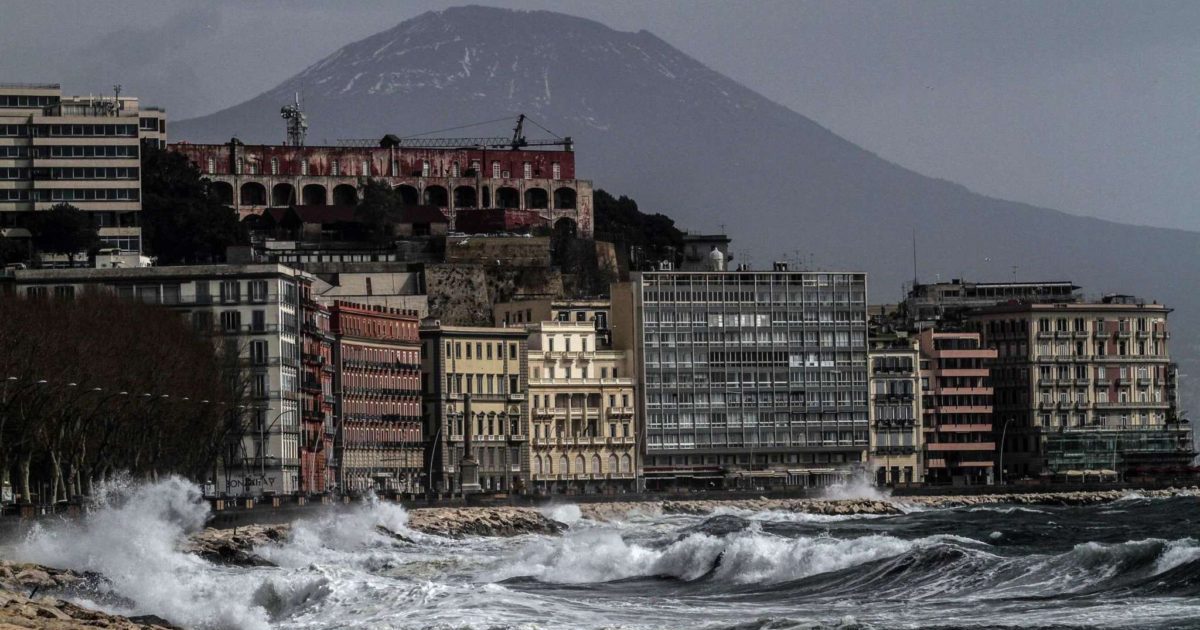 Allerta gialla sulla Campania, ecco cosa succede con le scuole