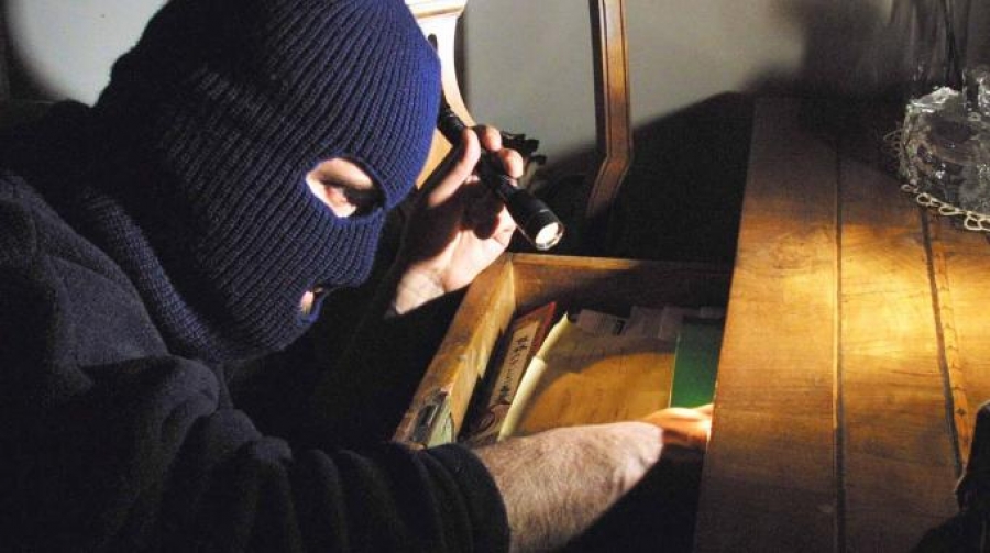 Orta di Atella, arrestati 2 albanesi che svaligiavano appartamenti