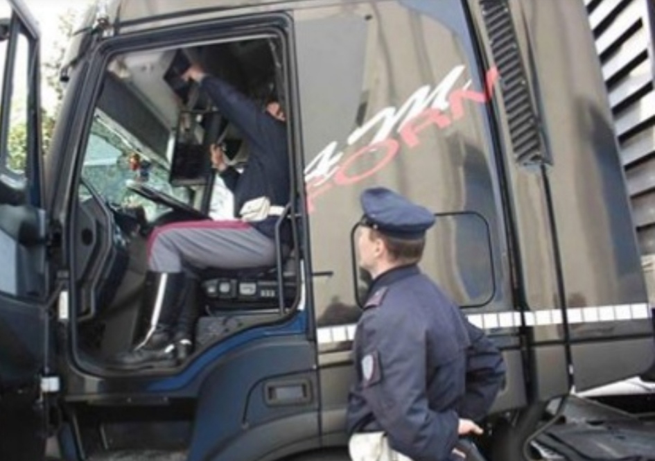 Afragola, aggredito e rapinato un autotrasportatore di medicinali polacco