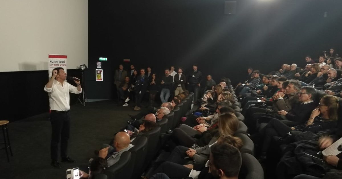 Renzi a Casoria all’UCI scalda la campagna elettorale