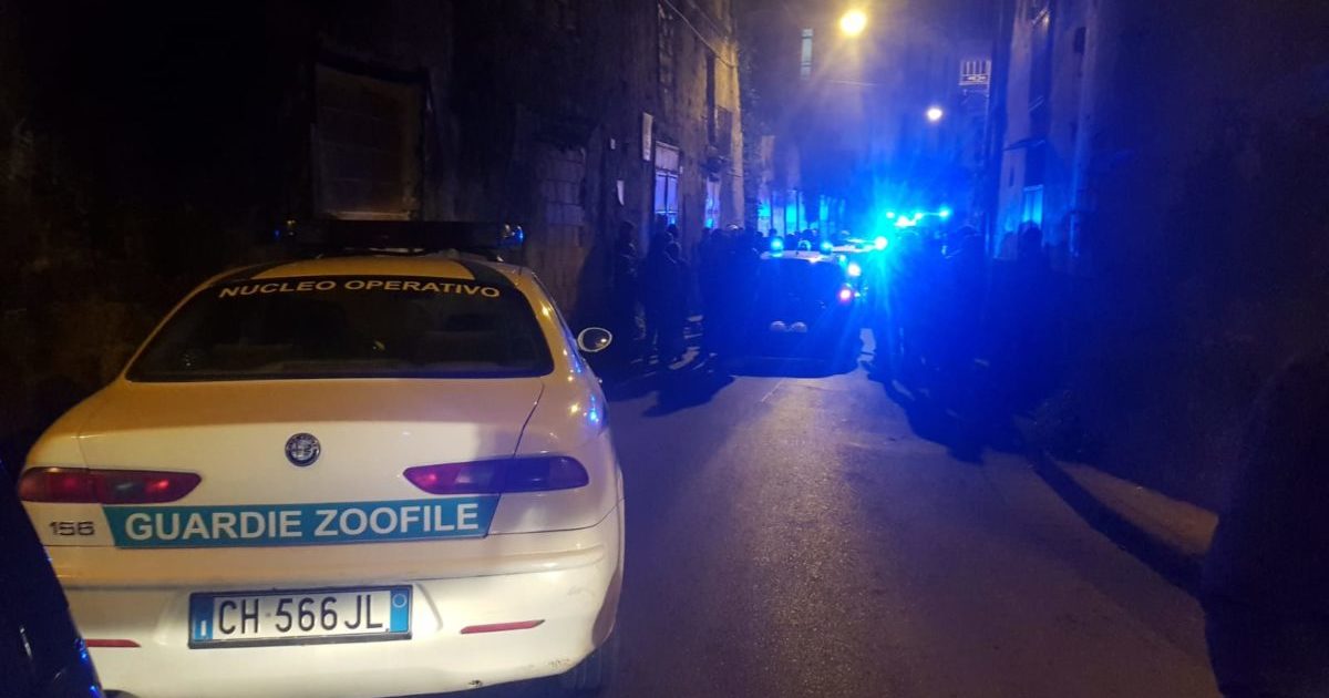 Afragola: Rissa al centro storico, coltellate e bottigliate, ci sono feriti