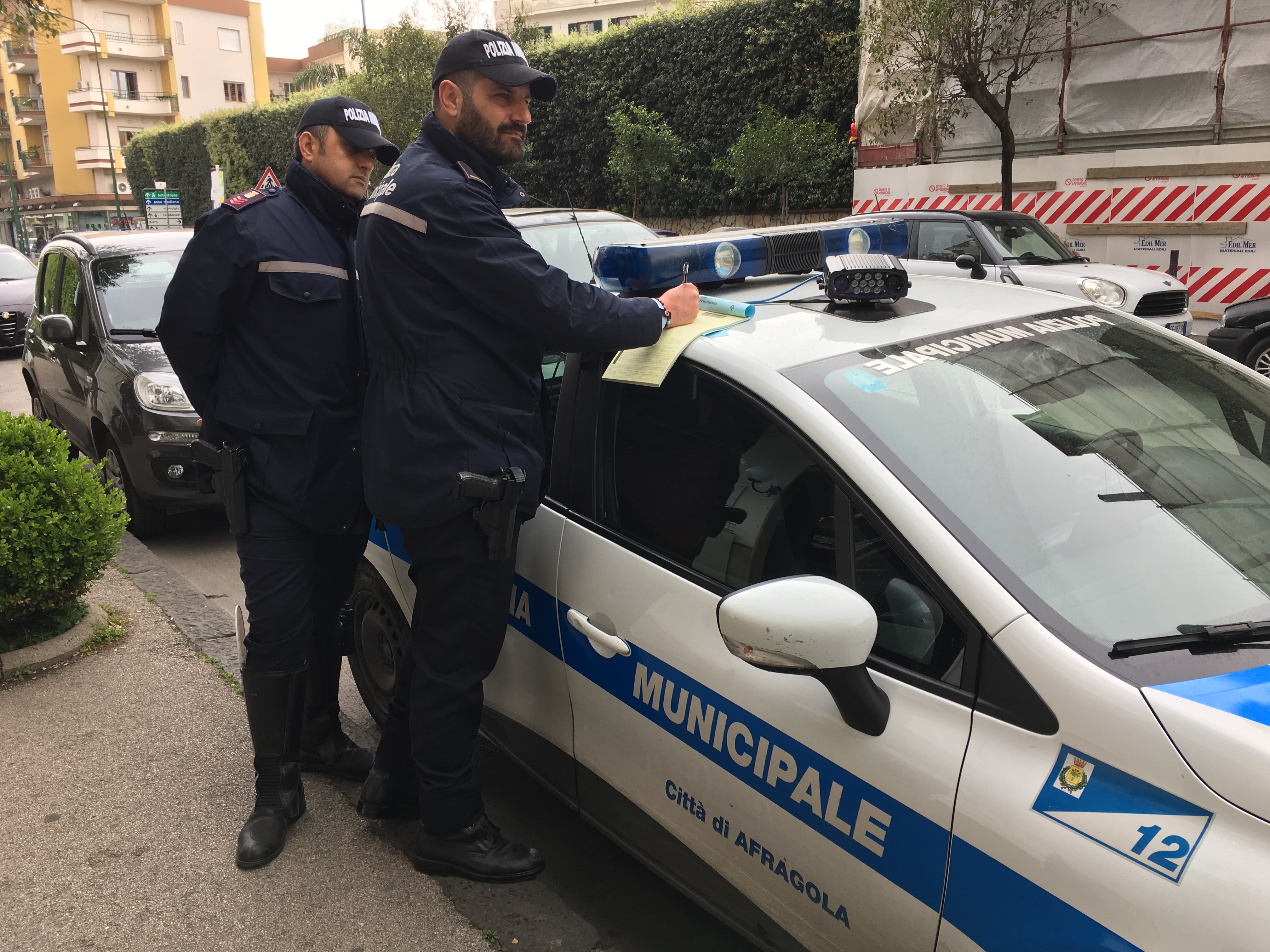 Afragola. Tempi duri per gli automobilisti non in regola: la Polizia Locale attiva lo Street Control sulle pattuglie