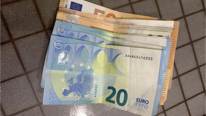 Trova 600€ e vuole restituirli al proprietario