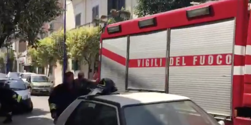 Afragola: Incendio in via Oberdan, fiamme in un appartamento