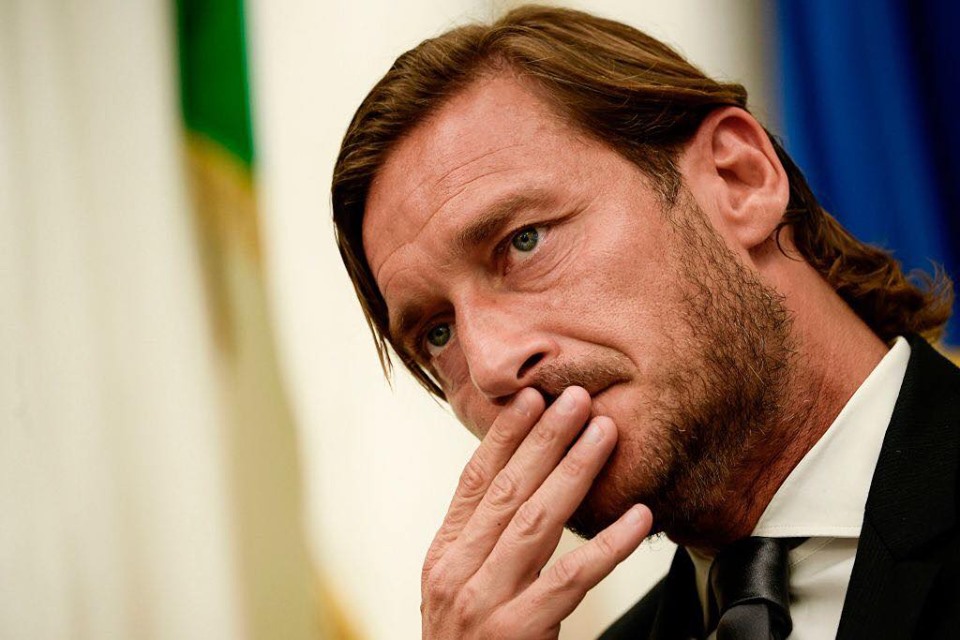 Totti lascia la Roma:” E’ un giorno che speravo non sarebbe mai arrivato”
