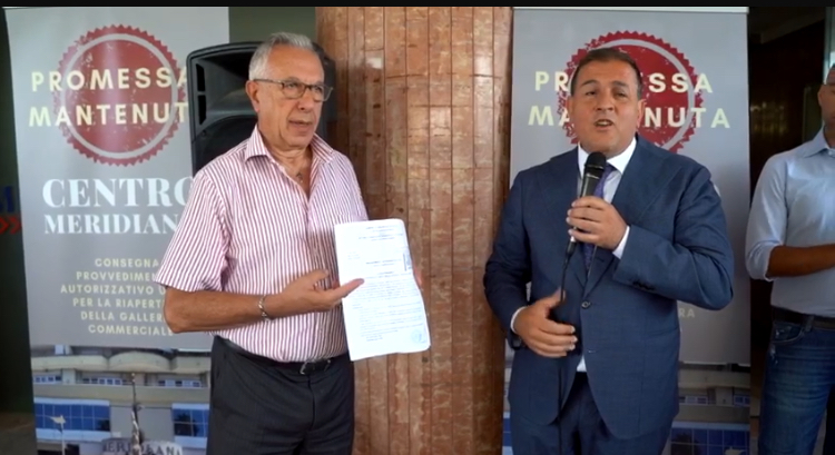 Riparte il Centro Meridiana di Casalnuovo: il sindaco consegna le autorizzazioni