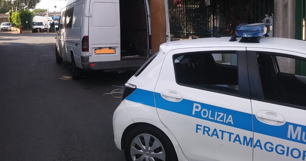 Frattamaggiore: Operazioni Terra dei fuochi, bloccato furgone sospetto