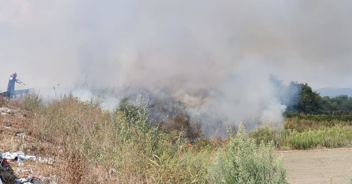 Acerra continua a bruciare, oggi incontro tra il vice sindaco e i cittadini