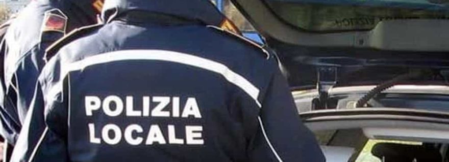 Casandrino: Scarti industriali gettati in strada, sanzionata azienda