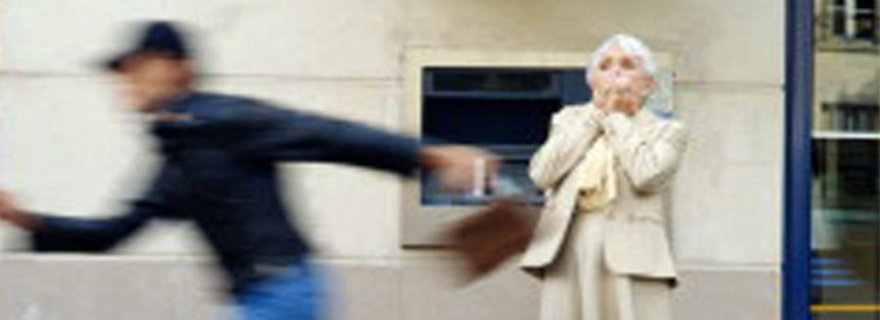 Acerra: arresti domiciliari per aver rapinato un’anziana