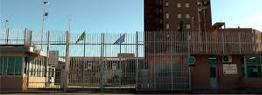 Afragola: Porta la droga in carcere al marito, arrestata