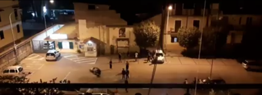 Vergogna a Grumo Nevano: Impennate sulle moto e schiamazzi davanti il Comando della Polizia Locale