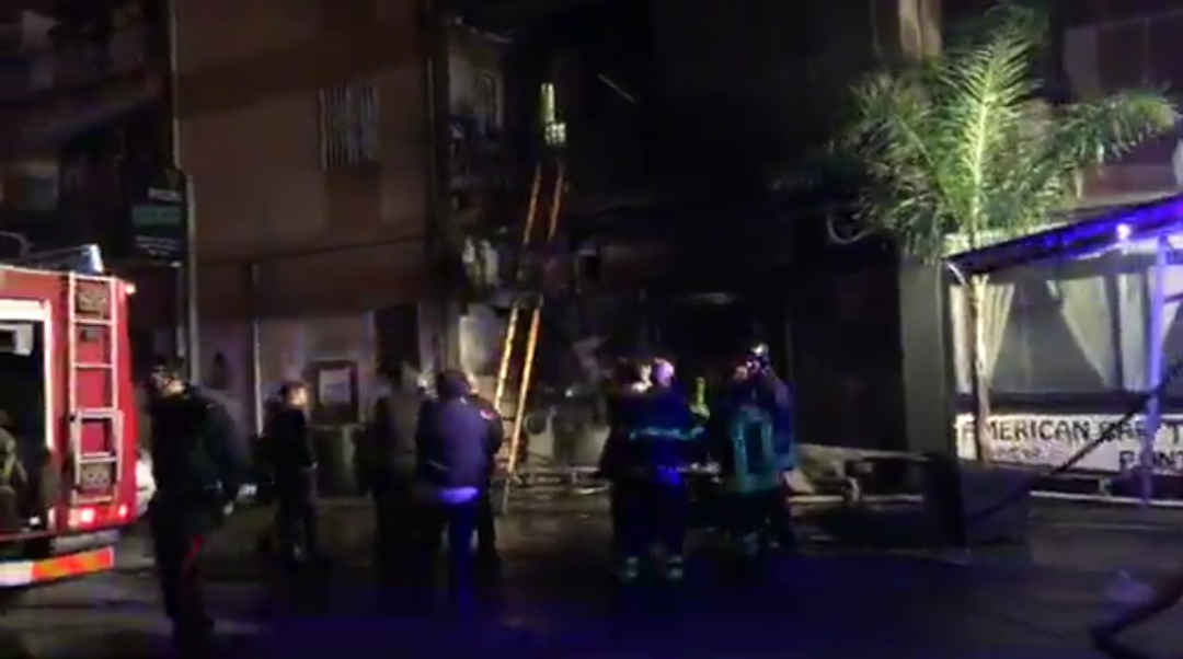 Casoria: Fiamme ed esplosione a via Rossini, distrutto un bar