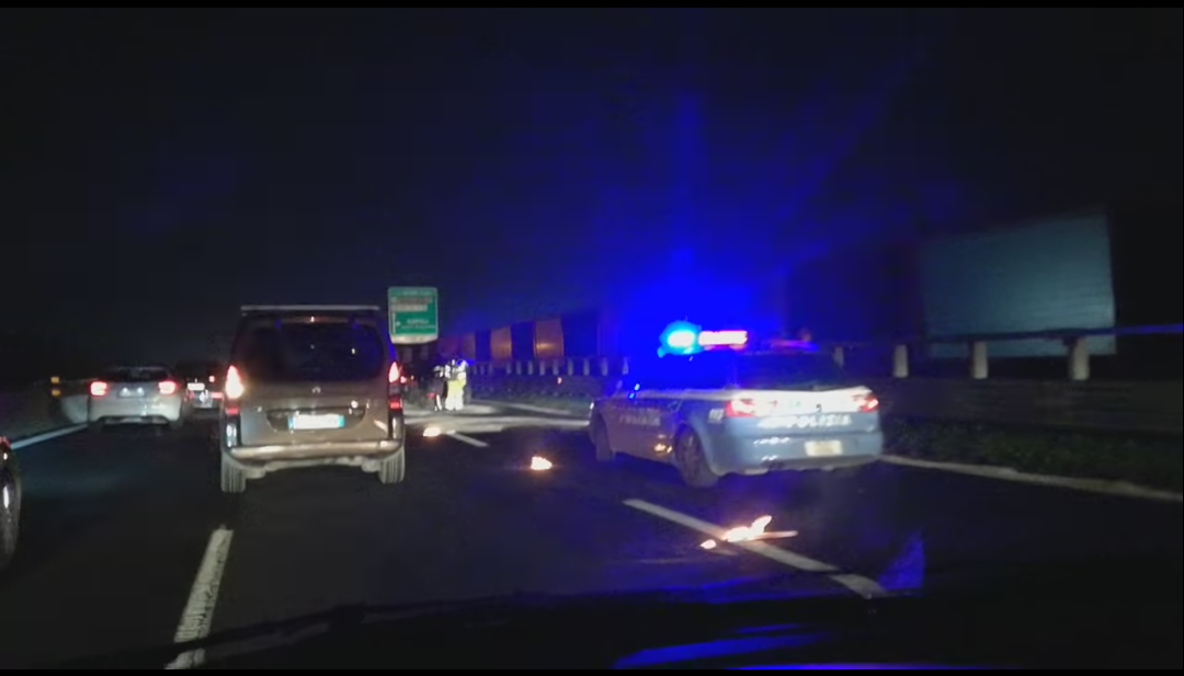 Giovedì nero per il traffico, in serata incidente sull’A1