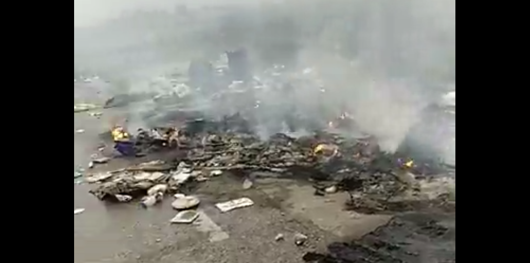 Caivano: Rogo di rifiuti speciali al confine con Afragola