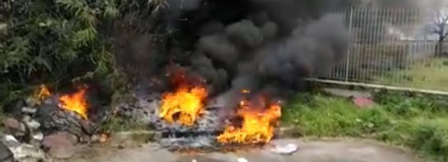 Acerra: Rogo nel parcheggio della Circuvesuviana