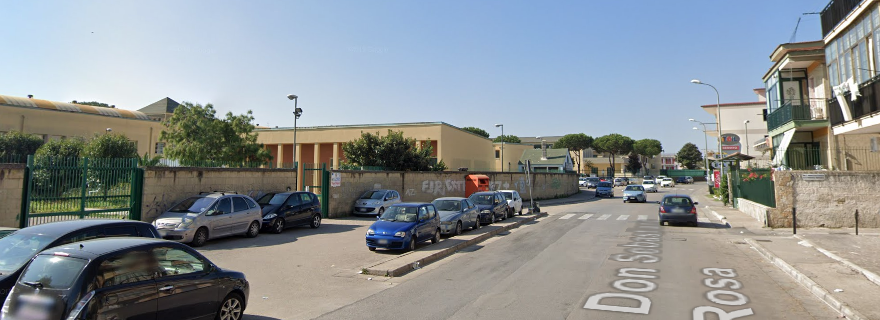 Arzano: Avvistato pedofilo fuori le scuole, ecco l’identikit