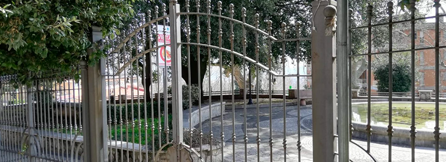 De Luca: Chiude parchi e ville comunali