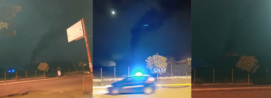 Orta di Atella: Incendio in capannone industriale, grande colonna di fumo nero