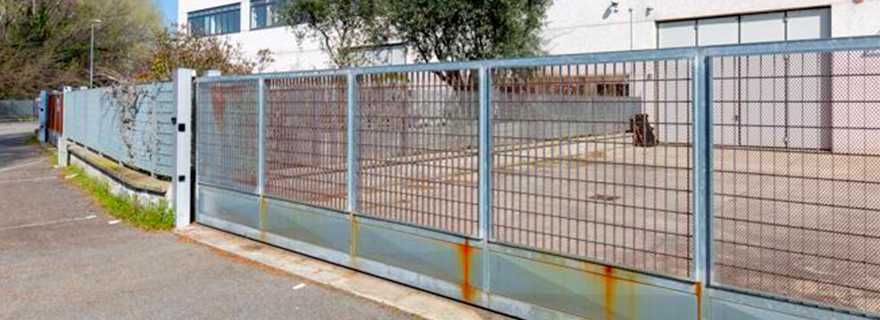 Confindustria scrive al Governo: “Non si possono chiudere le imprese subito”