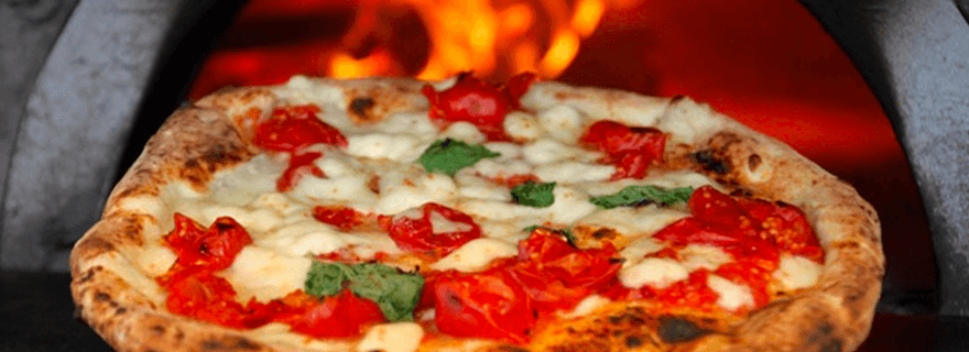 La voglia di pizza è più forte del Covid, migliaia le ordinazioni a domicilio