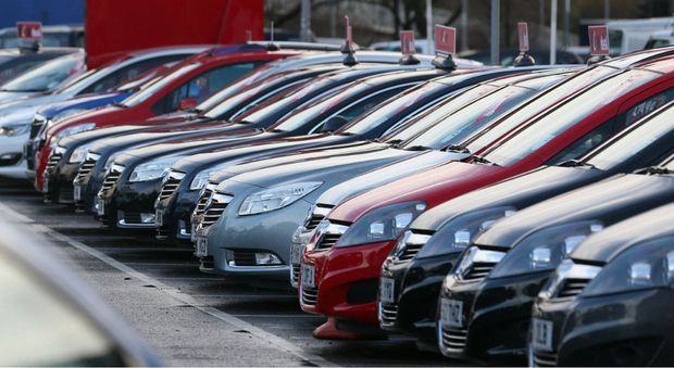 Il coronavirus spinge il mercato dell’auto verso servizi innovativi tutti online