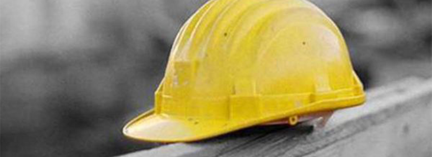 Tragedia a Caivano, geometra morto schiacciato da una trave in un cantiere