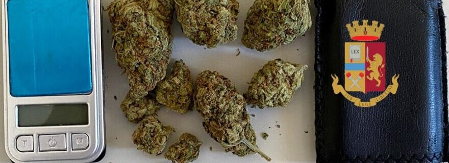 Acerra: Spaccio di droga, denunciati un 32enne e un 22enne