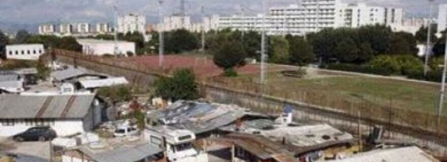 Scampia: contagiati anche 2 parenti della 17enne positiva