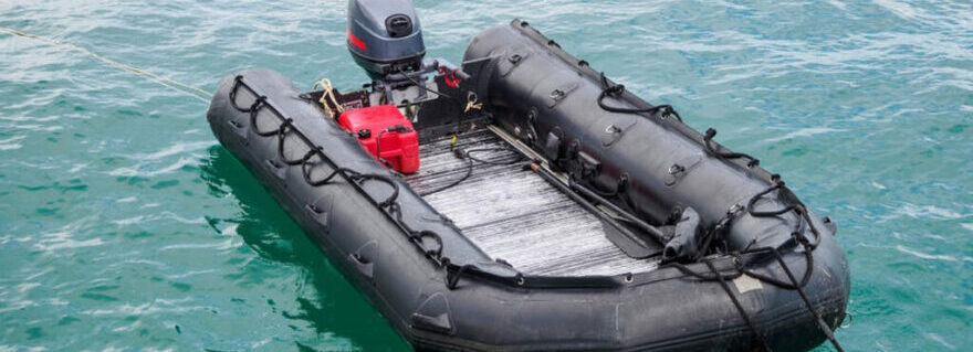 Procida, gamba tranciata dell’elica del gommone: giovane 35enne di Casandrino gravemente ferito