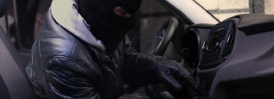 Afragola: Auto rubata “a spinta” in via Genova