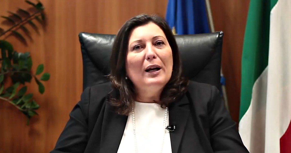 Regionali Campania, Ciarambino: “Rinvio apertura scuole deciso per campagna elettorale”