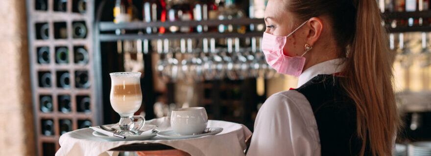 Coronavirus a Caserta, viola la quarantena e si reca al ristorante