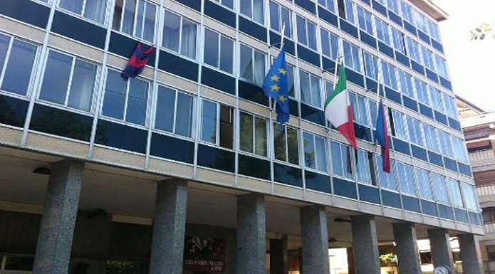 Caserta, un positivo nel Comune, evacuati gli uffici