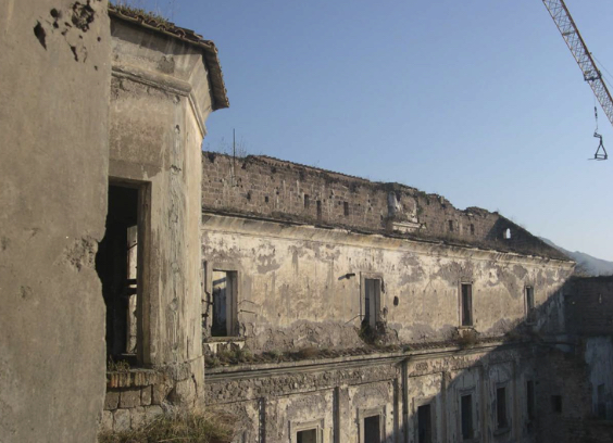 CAPUA, COLLEGIO DEI GESUITI COME DISCARICA DI RIFIUTI
