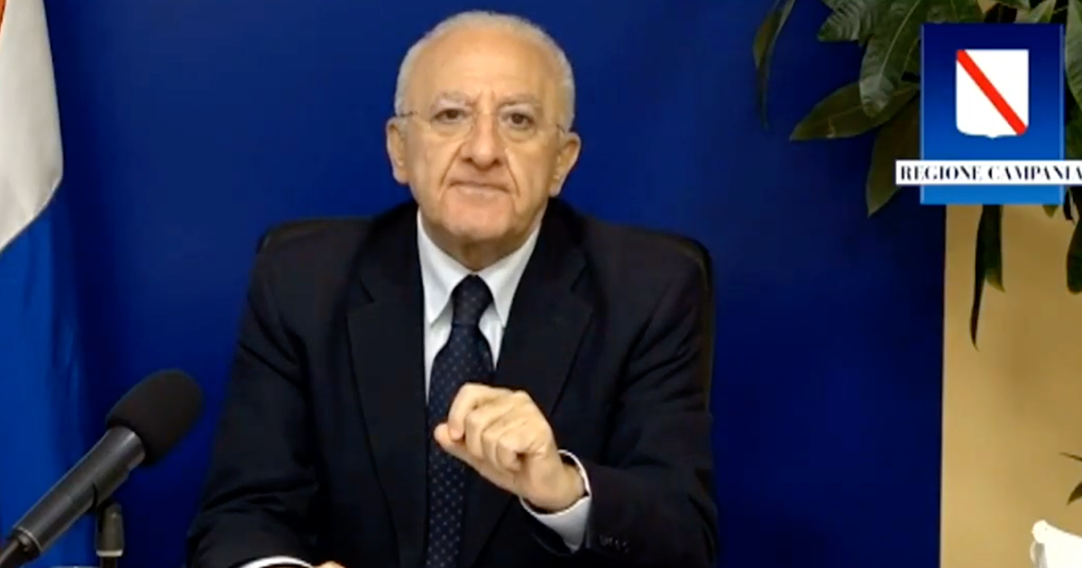 De Luca: “Ad Arzano comportamenti irresponsabili, solo 5mila hanno fatto il test”