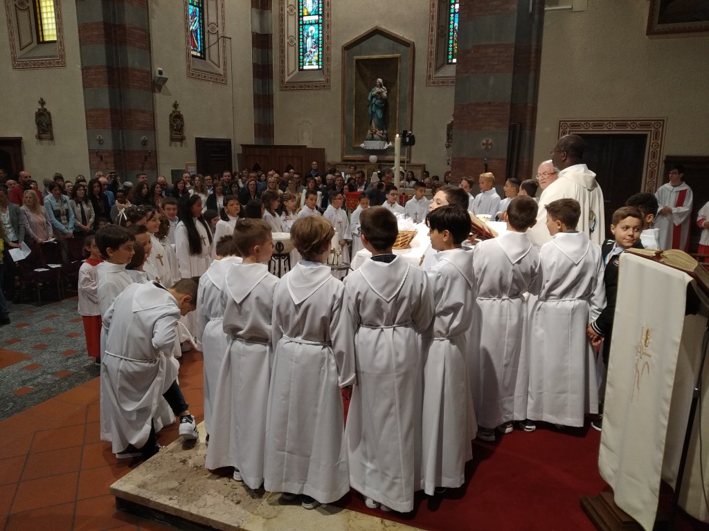 Napoli, Bimbo autistico escluso dalla Comunione: La madre chiede l’intervento della Curia