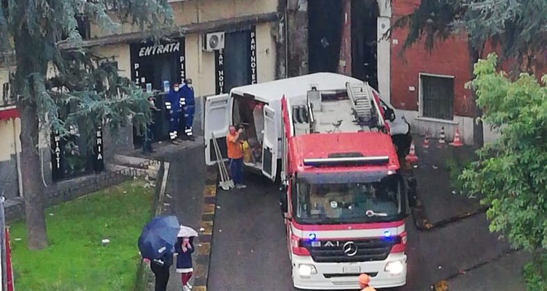 Afragola: Incendiato portone dell’Istituto Suore Compassioniste Addolorate