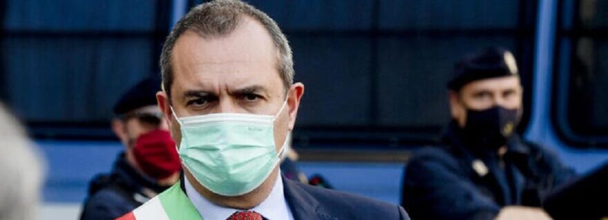 De Magistris: Inutile chiudere piazze o strade, sarebbe come giocare a nascondino