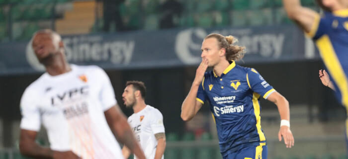 Verona-Benevento: 3-1. Decidono Barak e Lazovic